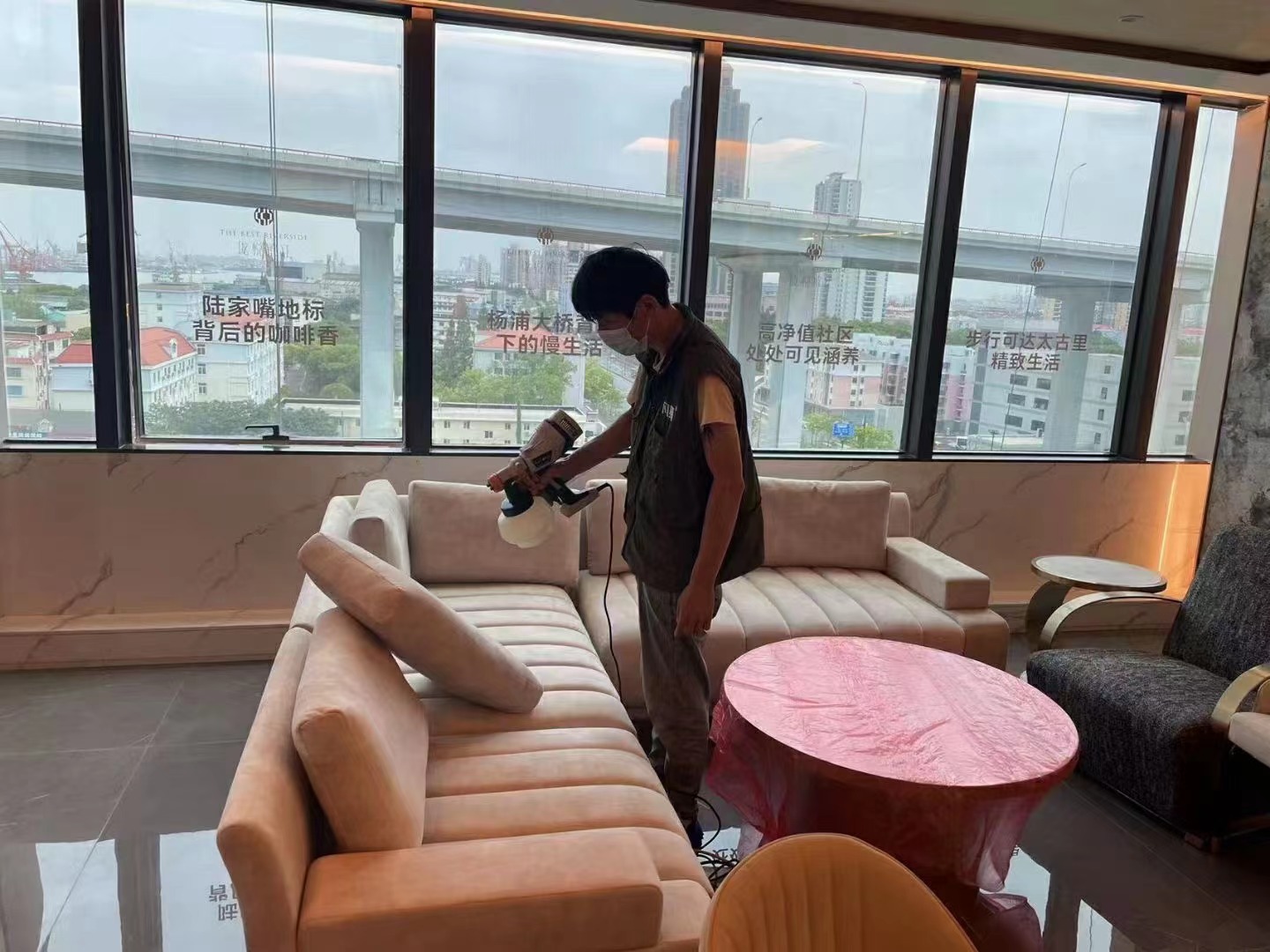 窗簾含有甲醛嘛？窗簾異味重是什么原因引起的